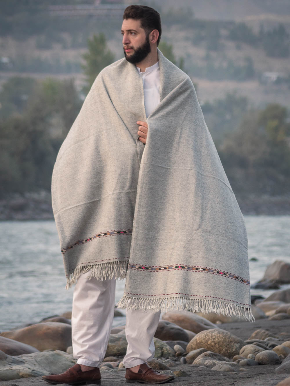 Lamb's Wool Handwoven Shawl - Light Gray with Artistic Border - Chitral Wool