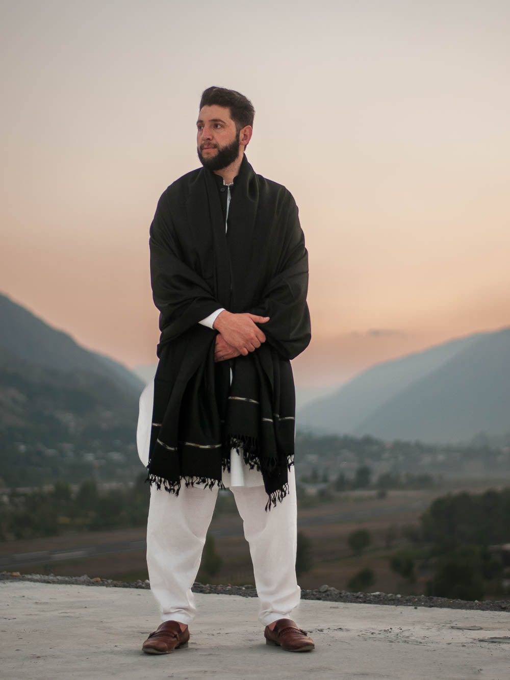 Luxurious and Elegant Pashmina Black Shawl for Men - Extremely Soft and Lightweight - Chitral Wool