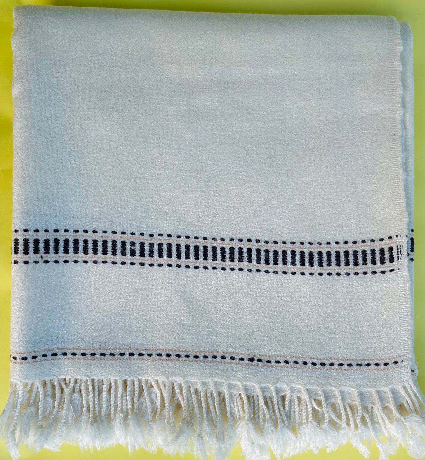 Premium White Pure Woollen Shawl for Men - Handmade - Chitral Wool